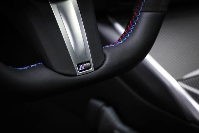 BMW 3-SERIE 330e M-Sport eDrive Edition | SCHUIFDAK | HEAD UP | TREKHAAK | 20"