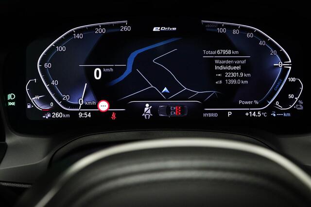 BMW 3-SERIE 330e M-Sport eDrive Edition | SCHUIFDAK | HEAD UP | TREKHAAK | 20"