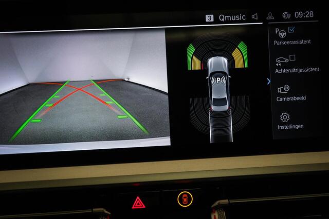 BMW 3-SERIE 330e M-Sport eDrive Edition | SCHUIFDAK | HEAD UP | TREKHAAK | 20"