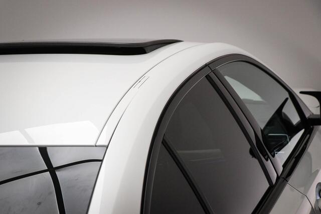 BMW 3-SERIE 330e M-Sport eDrive Edition | SCHUIFDAK | HEAD UP | TREKHAAK | 20"