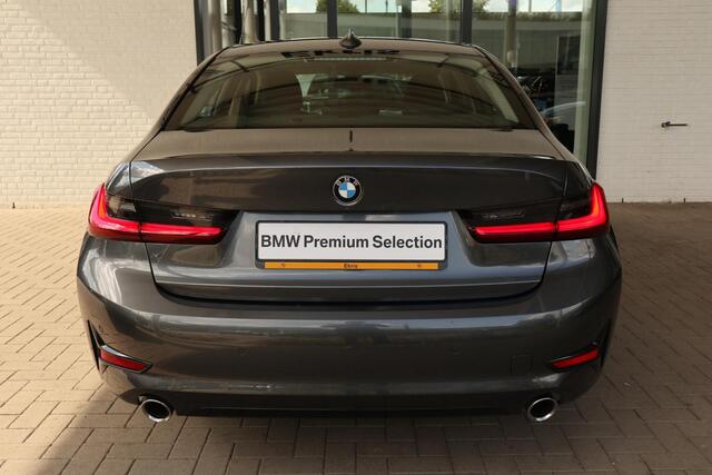 BMW 3-SERIE Sedan 318i Sport Line HiFi System / Sportstoelen / Adaptieve Led Koplampen / Shadow Line