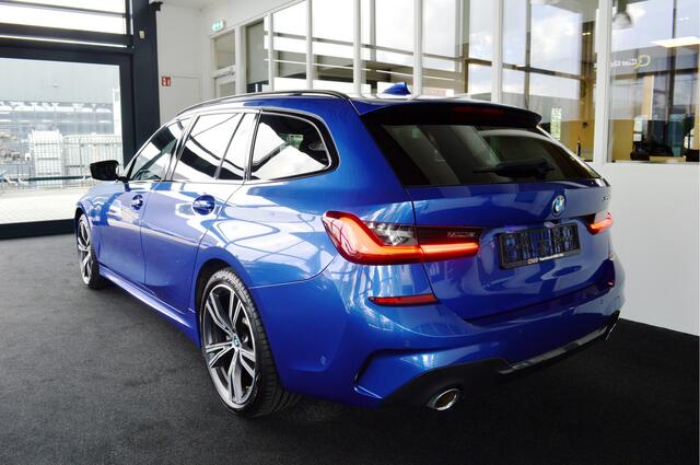 BMW 3-SERIE Touring 330e Hybride M-Sportedition | M-Kuipstoelen !