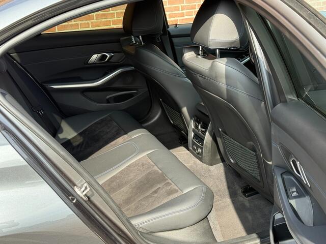 BMW 3-SERIE 318I HIGH EXECUTIVE M-Sport M Performance pakket