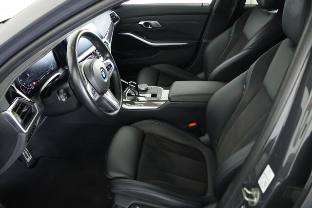 BMW 3-SERIE Touring 330e xDrive M-Sport / Panorama / ACC / Cam / Carbon / CarPlay