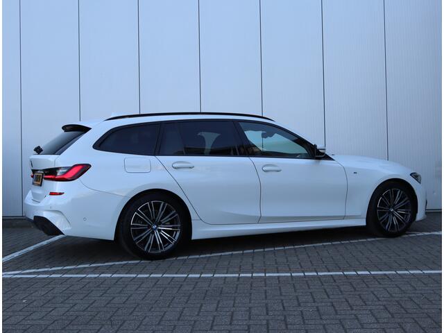 BMW 3-SERIE Touring 320i High Executive | M-sport | Camera | Org. NL