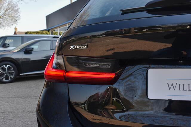 BMW 3-SERIE Touring 330i xDrive M-Sport ACC HiFi Stoelverwarming Apple