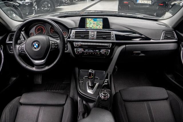 BMW 3-SERIE Touring 320i Navi Climate PDC Cruise Sportstoel. LM velgen