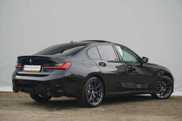 BMW 3-SERIE Sedan 320e M Sportpakket 19'' / Schuif-/kanteldak / Stuurwiel verwarming / Carbon M Performance pakket / Ekris Selection