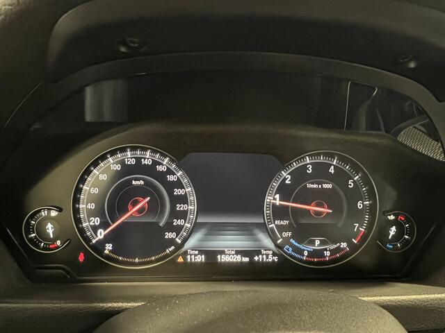 BMW 3-SERIE Touring 320i Edition M Sport Shadow Executive | Navigatie | Lederen Bekleding | Elektrisch Uitklapbare Trekhaak | Cruise Control | Airco |