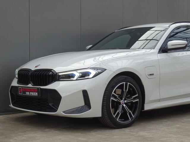 BMW 3-SERIE Touring 330e * M-PAKKET * FACELIFT !!