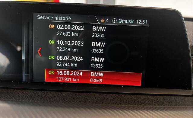 BMW 3-SERIE Touring 318i M Sport / Stoelverwarming / LED / PDC