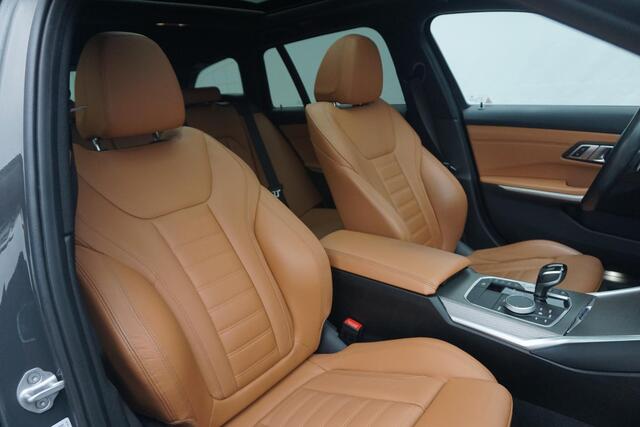 BMW 3-SERIE Touring 330e xDrive M Sport | Trekhaak / Head-up / Memory Stoelen / Laserlight / HIFI / Driving Assistant Professional / Adaptief M onderstel / Comfort Access