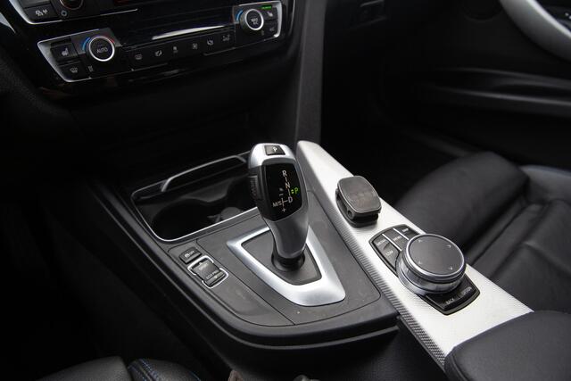 BMW 3-SERIE Touring 318i M Sport Edition , Trekhaak, Leer, Carplay,