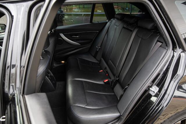 BMW 3-SERIE Touring 318i M Sport Edition , Trekhaak, Leer, Carplay,