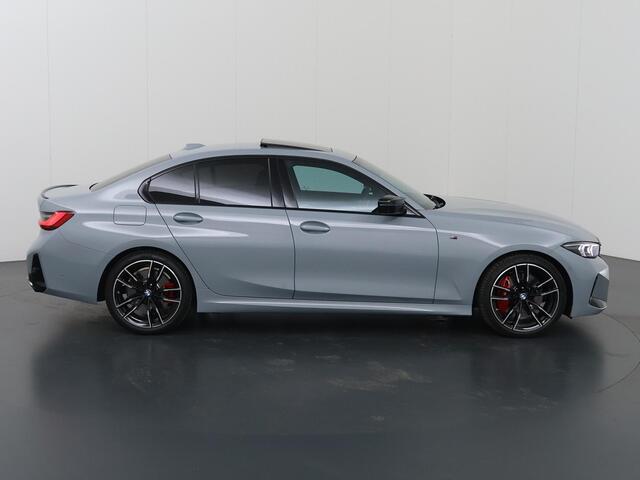 BMW 3-SERIE M340d xDrive | M-Pakket Pro | NL Auto | Schuif/Kanteldak | M-Sport Sportstoelen | Lederen Interieur | Curved Display | 360 Camera | Adaptieve Cruise Control | Ele. verstelbare stoelen + Geheugen | Harman/Kardon |