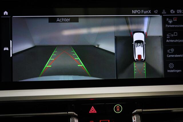 BMW 3-SERIE Touring M340i xDrive High Executive | COPILOT / COMFORT ACCES- PACK | LASER LED | PANORAMADAK | HEAD UP | 360 CAMERA | TREKHAAK | 20"