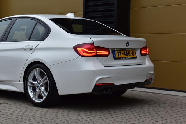 BMW 3-SERIE 320i Executive * M-Sportpakket * M-Sportremsysteem * Trekhaak * Stuurwiel verwarmd *