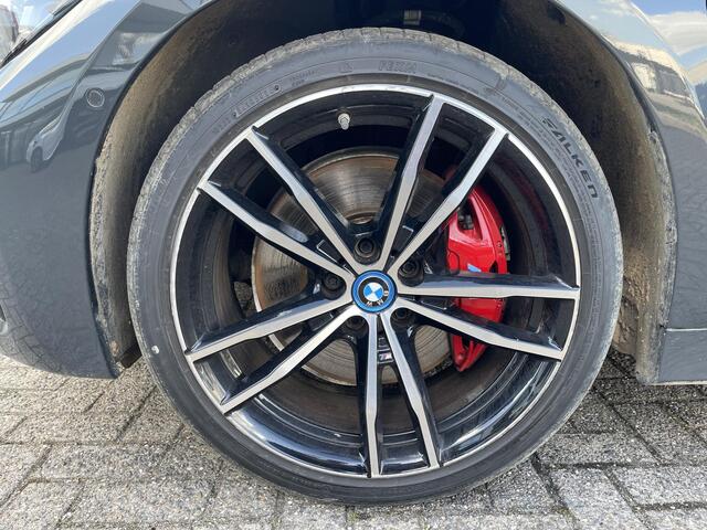 BMW 3-SERIE 330e xDrive High Executive M Sport 19"/Stoelverwarming + memory/Keyless/Camera/HiFi/Apple Carplay & Android Auto