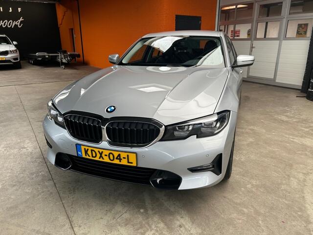 BMW 3-SERIE 330I EXECUTIVE / Sportstoelen / Half Leder