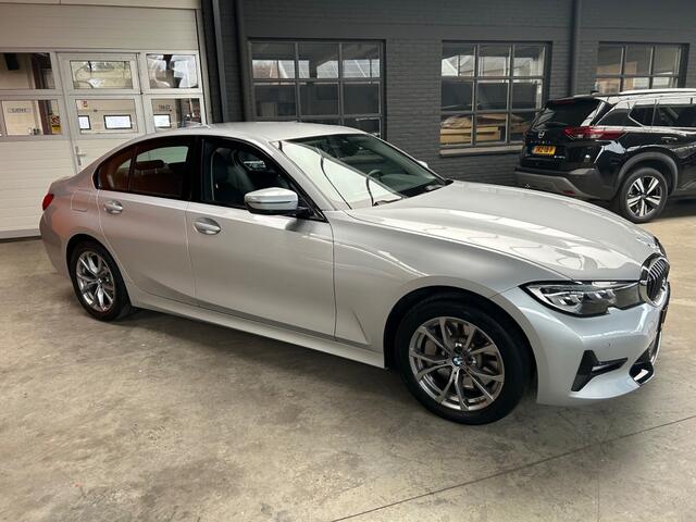 BMW 3-SERIE 330I EXECUTIVE / Sportstoelen / Half Leder