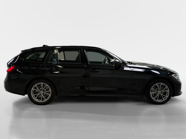 BMW 3-SERIE 330e Sport Line I Carplay I Half-Leder I Stoel/Stuurverwarming