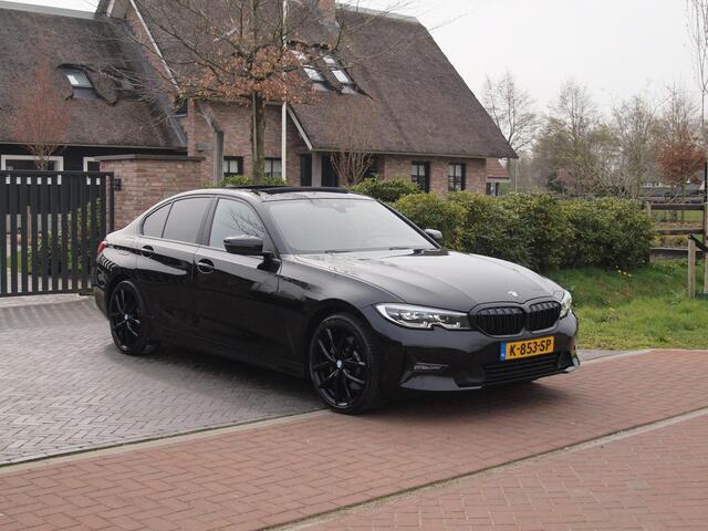 BMW 3-SERIE 330e | Panoramadak | Harman Kardon | Apple Carplay | Leer | 19 Inch |