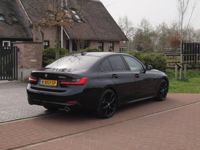 BMW 3-SERIE 330e | Panoramadak | Harman Kardon | Apple Carplay | Leer | 19 Inch |