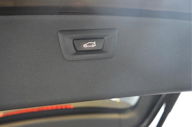 BMW 3-SERIE Touring 318i M Sport navi clima cruise led leer 18 inch 136 pk !!