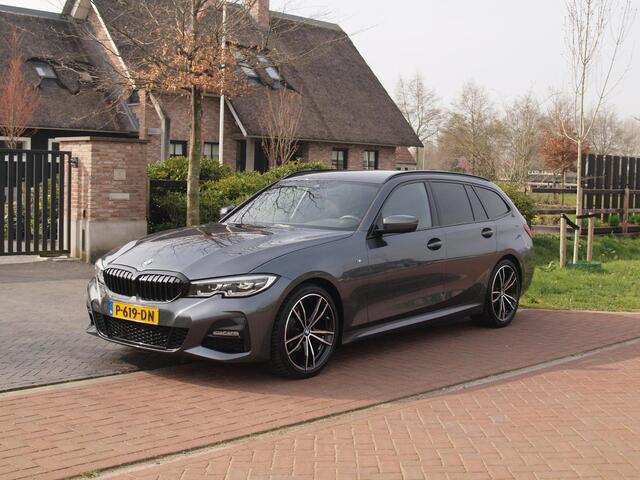 BMW 3-SERIE Touring 318i Business Edition | M-pakket | Sfeerverlichting | Automaat | Apple Carplay | NL-Auto |