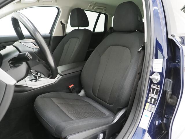 BMW 3-SERIE Touring 320e Shadow Line | Trekhaak | Adaptive Cruise | Memory | Stoelverwarming | PDC | Dodehoek | Carplay