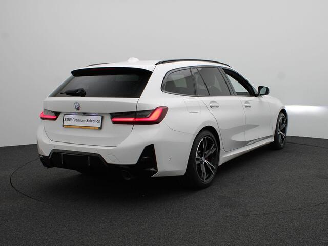 BMW 3-SERIE Touring 330e xDrive M Sportpakket Pro | Innovation Pack | Entertainment Pack | Comfort Access | DAB | HiFi | 18''