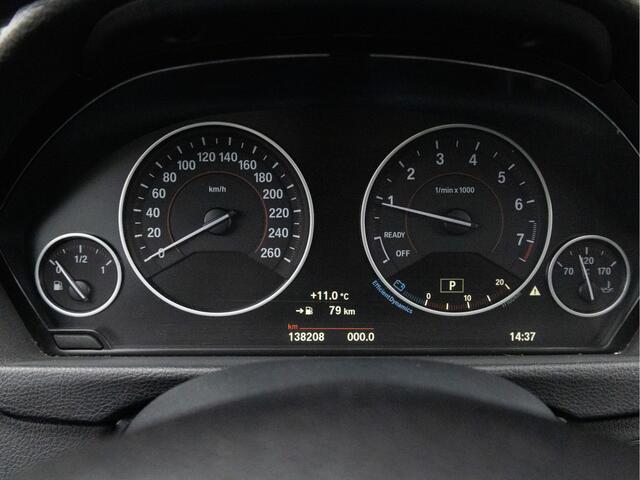 BMW 3-SERIE Touring 318i High Executive *Schuif/Kantel | Groot scherm | Stoelverwarming | Clima | Navi | Cruise | LED*