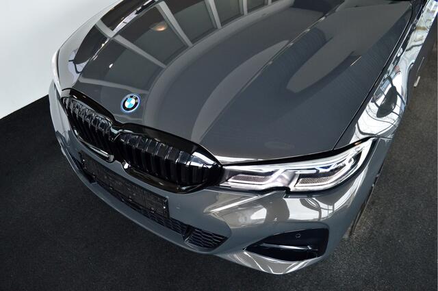 BMW 3-SERIE Touring 330e Hybride M-Sportedition | Dravitgrau !