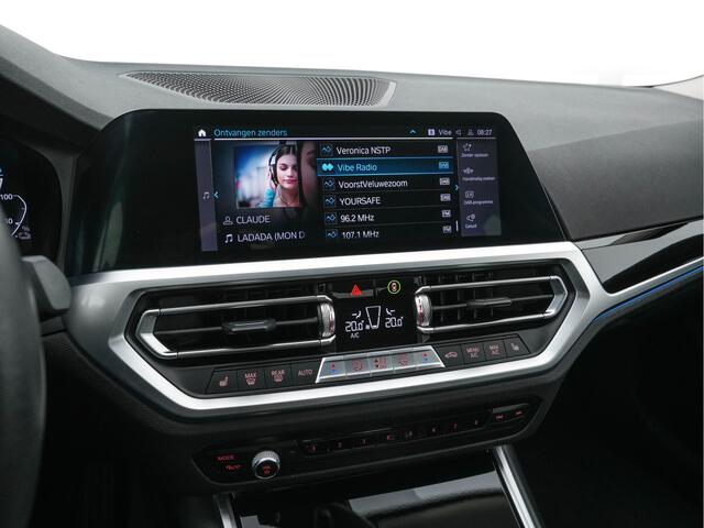 BMW 3-SERIE 330e eDrive Edition (INCL.BTW) Aut. *LEATHER | FULL-LED | DIGI-COCKPIT | HEATED-SPORTSEATS | PRIVACY-GLASS | AMBIENT-LIGHT | DAB | NAVI-FULLMAP | ECC | PDC | CRUISE | 18''ALU*