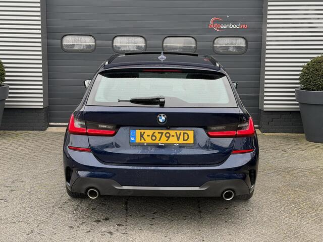 BMW 3-SERIE Touring 320i High Executive M-Sport | Panoramadak | Camera | Head-Up Display | DAB |