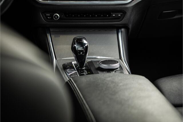BMW 3-SERIE 330i High Executive Edition - M Sport | Volleder | Camera | Stoelverwarming