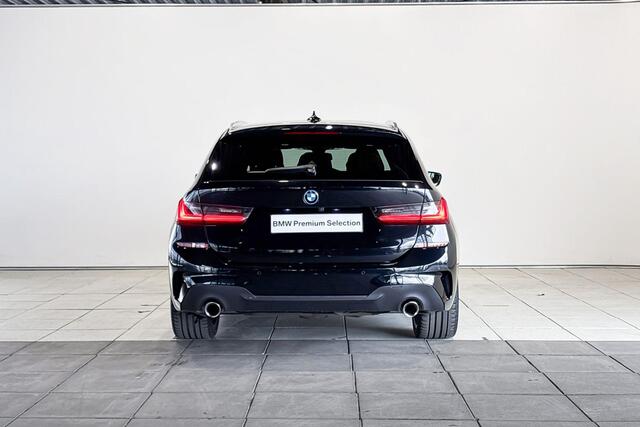 BMW 3-SERIE Touring 330e High Executive