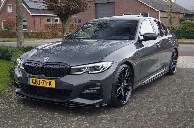 BMW 3-SERIE 330e (292pk) M340I Look Laser/HUD/HenK/Pano/Carbon