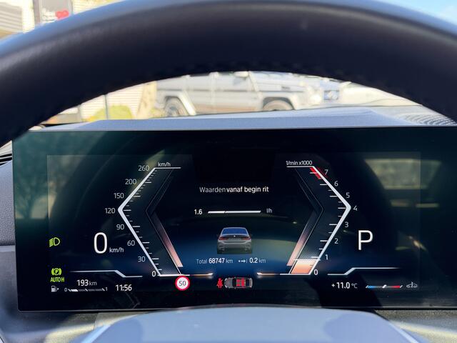 BMW 3-SERIE 318i LCI | Schuif/kantel dak | Leder | Camera | LED