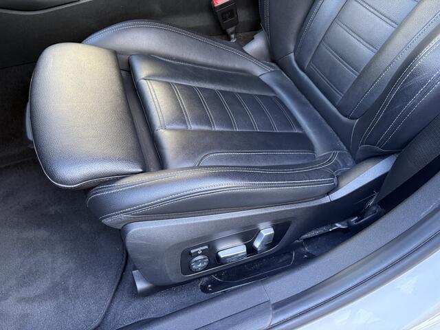 BMW 3-SERIE Touring 330i xDrive High Executive / AUTOMAAT / M-PAKKET / LEER / NAVI / CRUISE / 119dkm!