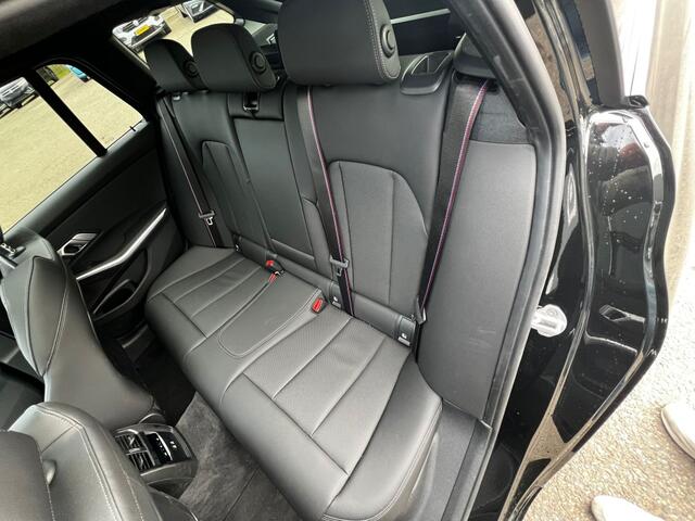 BMW 3-SERIE Touring 330e M Sport | ACC | Camera | Trekhaak | Navi | Pano