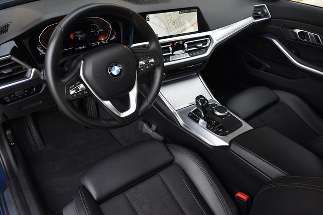 BMW 3-SERIE 318i Executive Edition * Sportstoelen * Hifi * Trekhaak * BMW Live Cockpit *