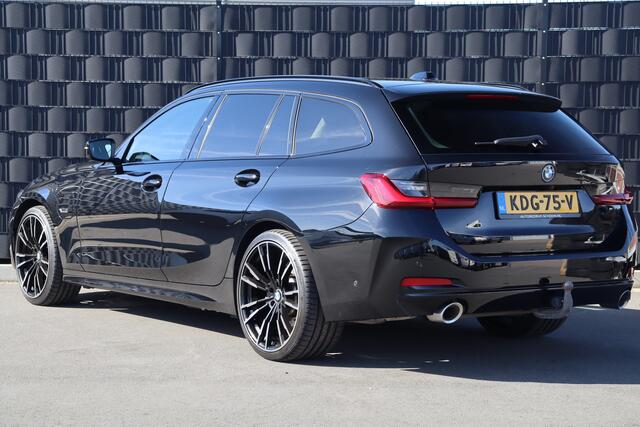 BMW 3-SERIE Touring 320e LCI PHEV | Widescreen | Elek. Trekhaak | Stoelverwarming | Navigatie | Carplay