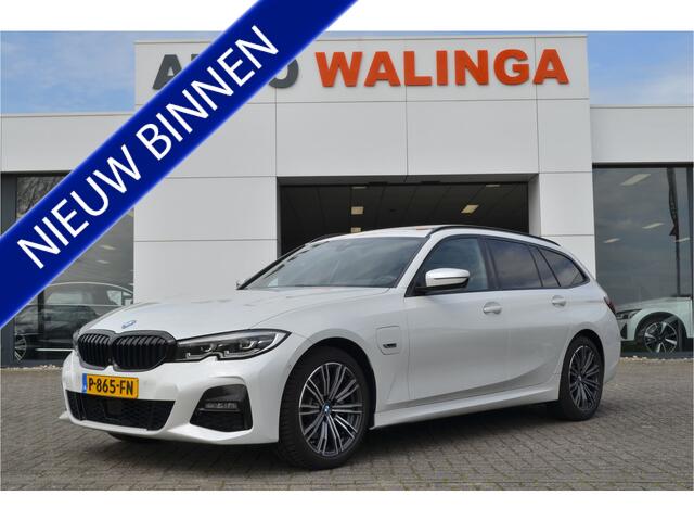 BMW 3-SERIE Touring 320e M Pakket | SOH 92%| Panoramadak | Leer | Adaptieve Cruise | 360 Camera | Nl Auto!