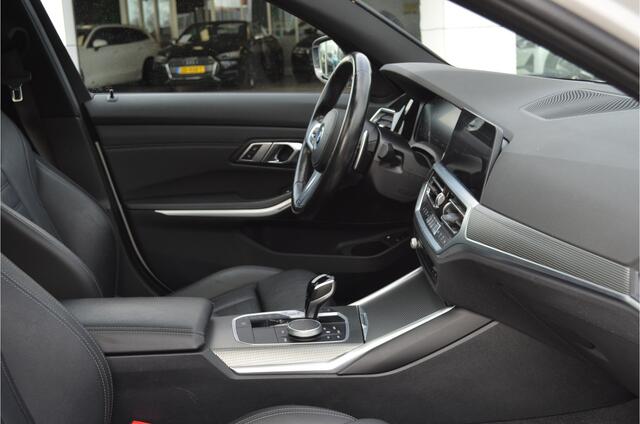 BMW 3-SERIE Touring 320e M Pakket | SOH 92%| Panoramadak | Leer | Adaptieve Cruise | 360 Camera | Nl Auto!