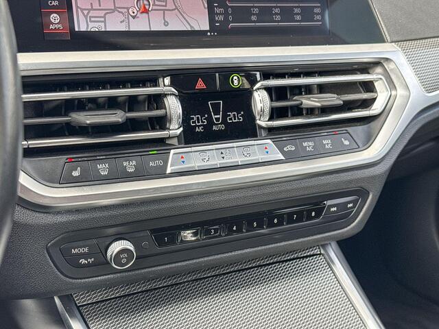 BMW 3-SERIE Sedan 330e eDrive Edition M-Sport / 19 inch / Stoelverwarming / Getinte Ramen / HiFi Audio