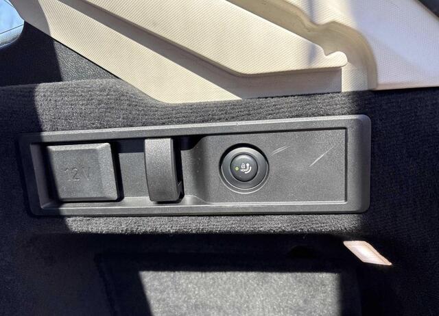 BMW 3-SERIE Touring 320e Business Edition Plus | Automatische Trekhaak | Adaptieve Cruise Control | Sportstoelen | Verwacht |