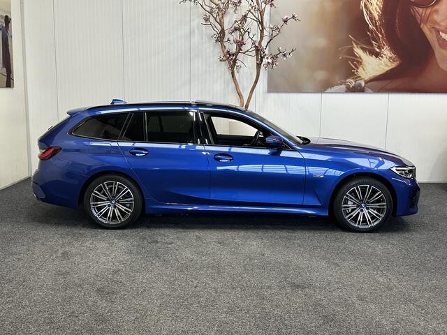BMW 3-SERIE TOURING 330E XDRIVE 4X4 PHEV HIGH EXECUTIVE M PAKKET LEDER/ALCANTARA NAVIGATIE CRUISE CONTROL PANORAMA SCHUIF/KANTELDAK APPLE CARPLAY/ANDROID KEYLESS GO UITKLAPBARE TREKHAAK PDC ZEER MOOI !! 3010 Coen