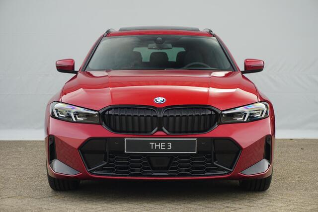 BMW 3-SERIE 330e Touring | M Sportpakket Pro | Comfort Pack | Trekhaak | Panoramadak | Harman Kardon