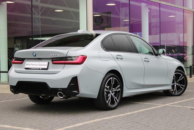 BMW 3-SERIE 330e M Sport Automaat / Trekhaak / Sportstoelen / Comfort Access / Achteruitrijcamera / Cruise Control / Ambiance verlichting